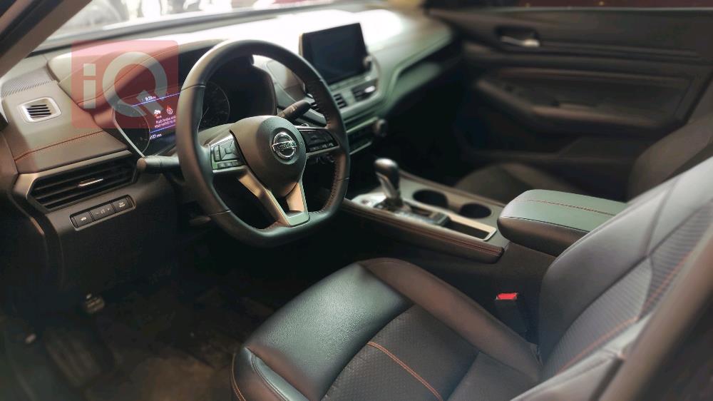 نيسان ألتيما